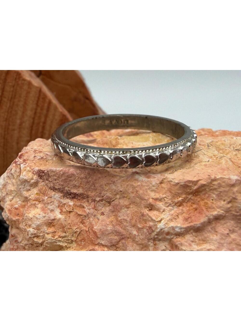 Vintage Avon Silver Tone Heart Design Ring Size 8.5